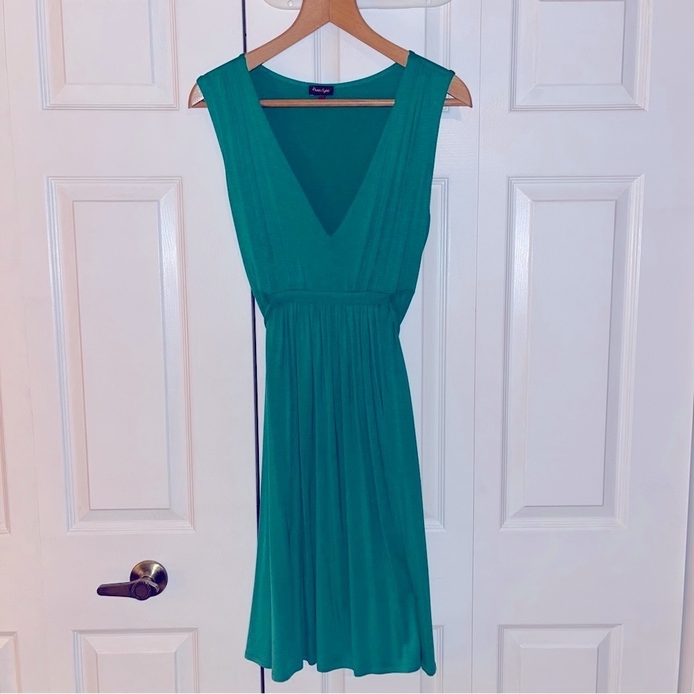 Green jersey dress